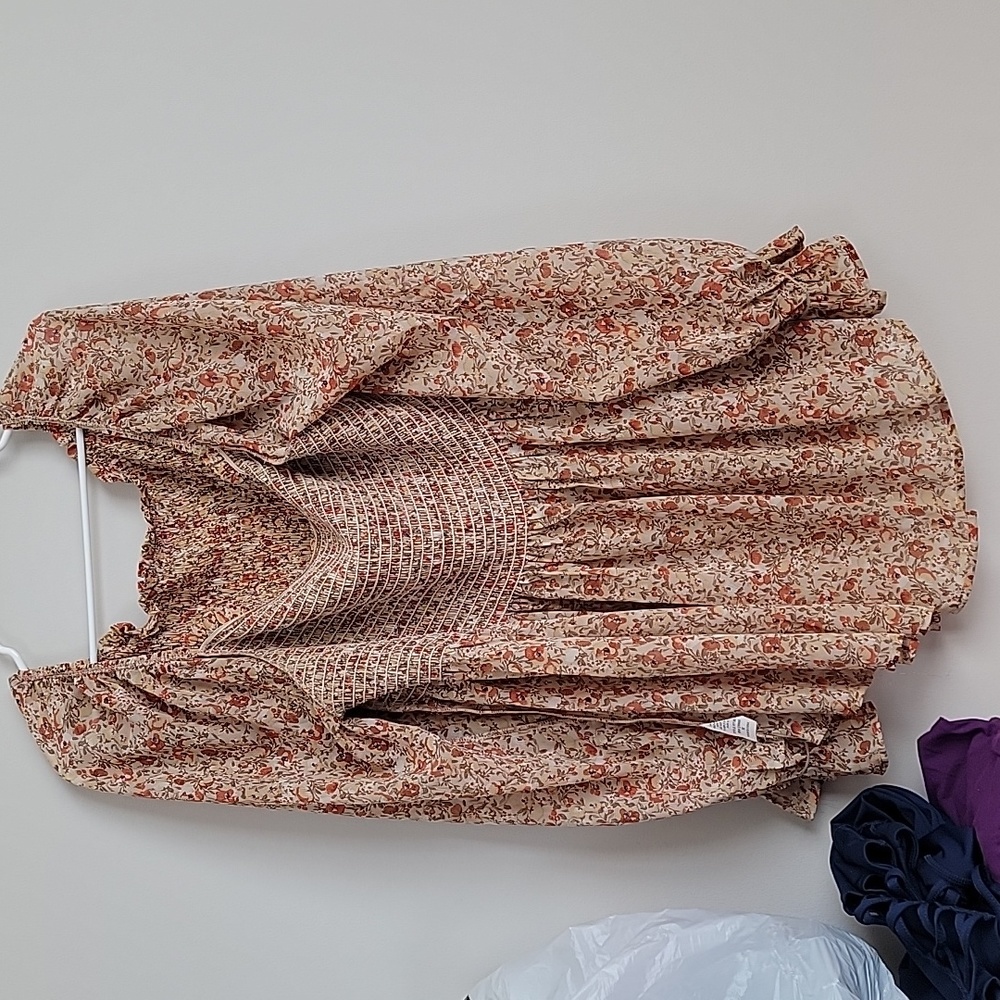 Cute breezy top